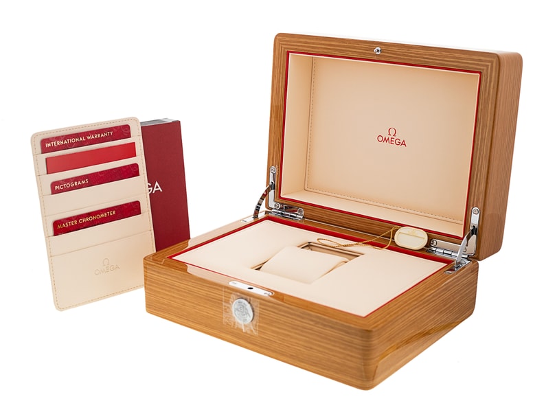 Omega Planet Ocean 215.30.40.20.03.001